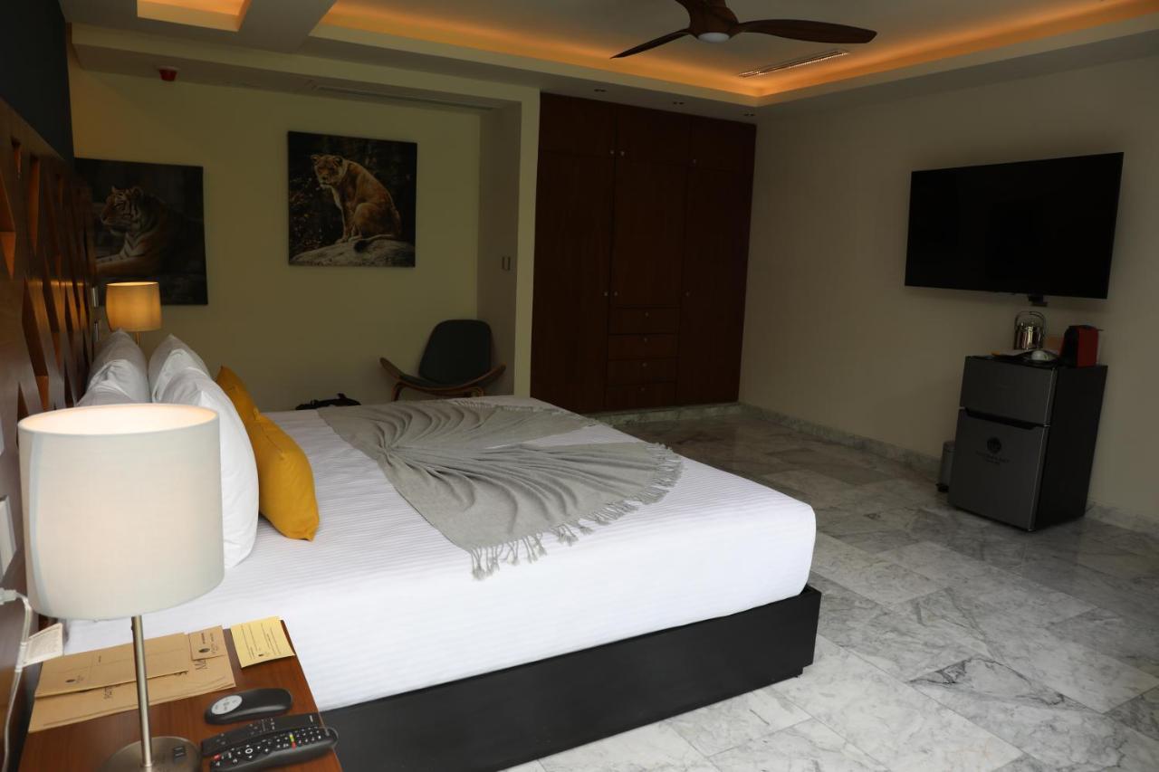 Panther Bay Boutique Hotel Акумал Екстериор снимка